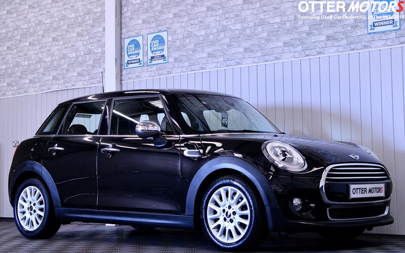 MINI HATCH
