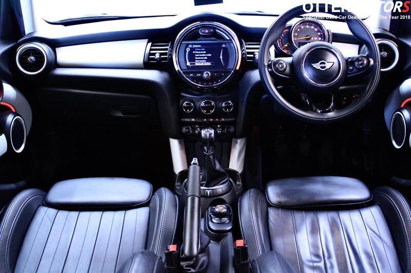 MINI HATCH