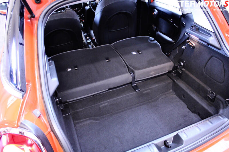 MINI HATCH