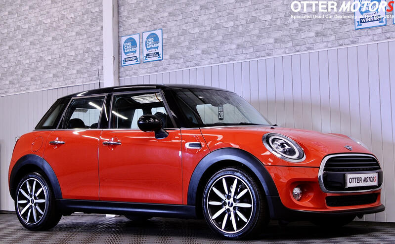 MINI HATCH