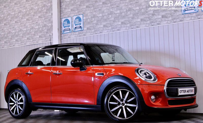 MINI HATCH