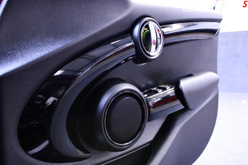 MINI HATCH