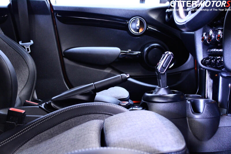 MINI HATCH