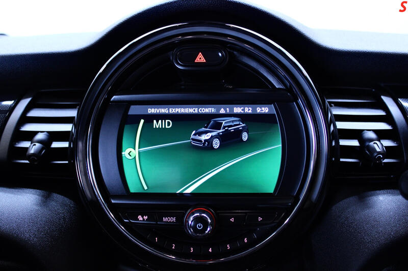 MINI HATCH