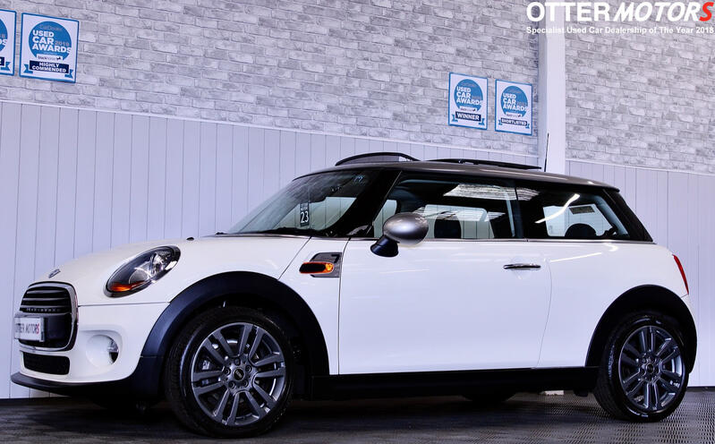 MINI HATCH