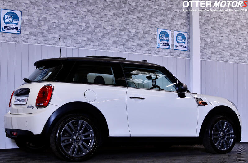 MINI HATCH