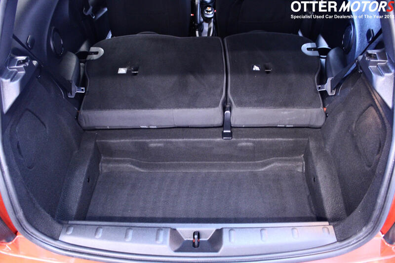 MINI HATCH