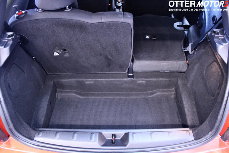 MINI HATCH