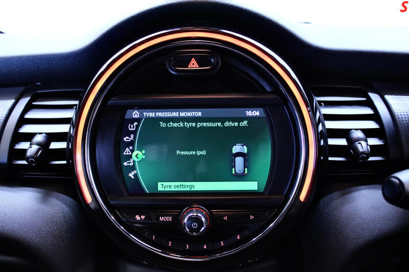 MINI HATCH