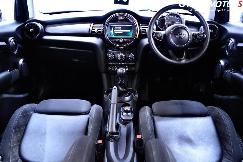 MINI HATCH