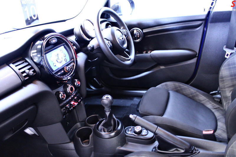 MINI HATCH