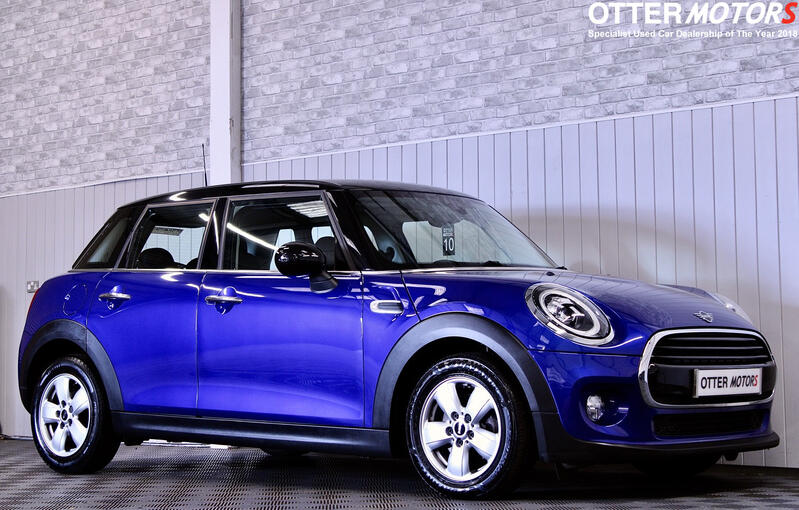 MINI HATCH