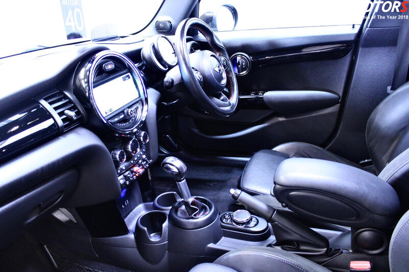 MINI HATCH