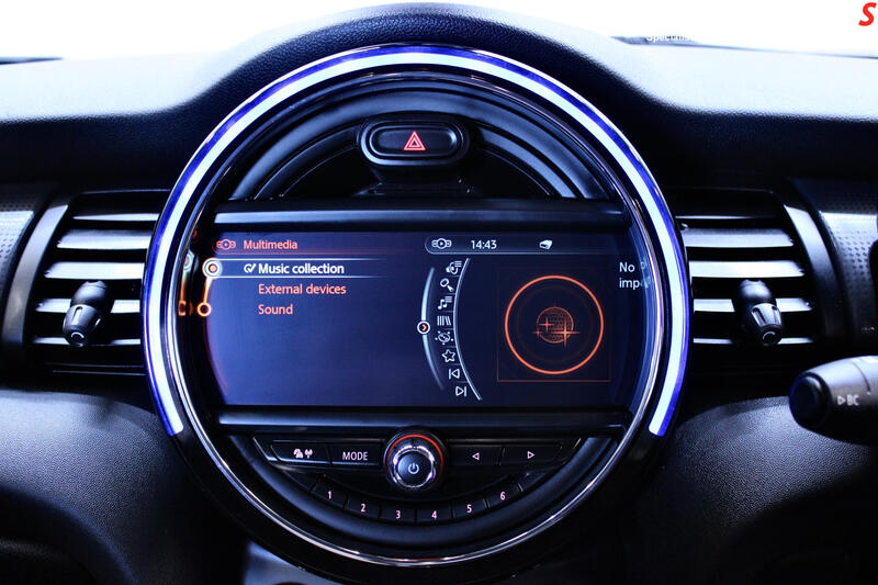 MINI HATCH