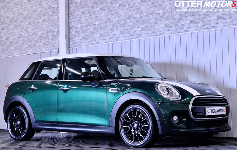 MINI HATCH