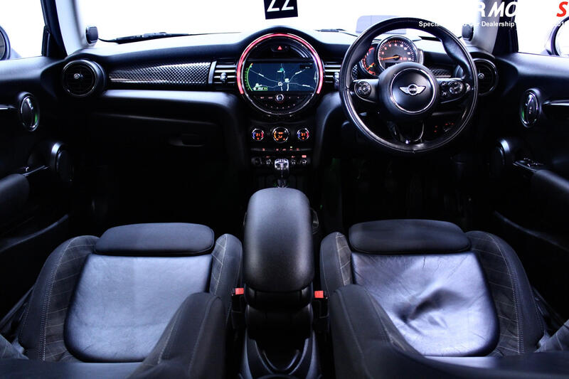 MINI HATCH