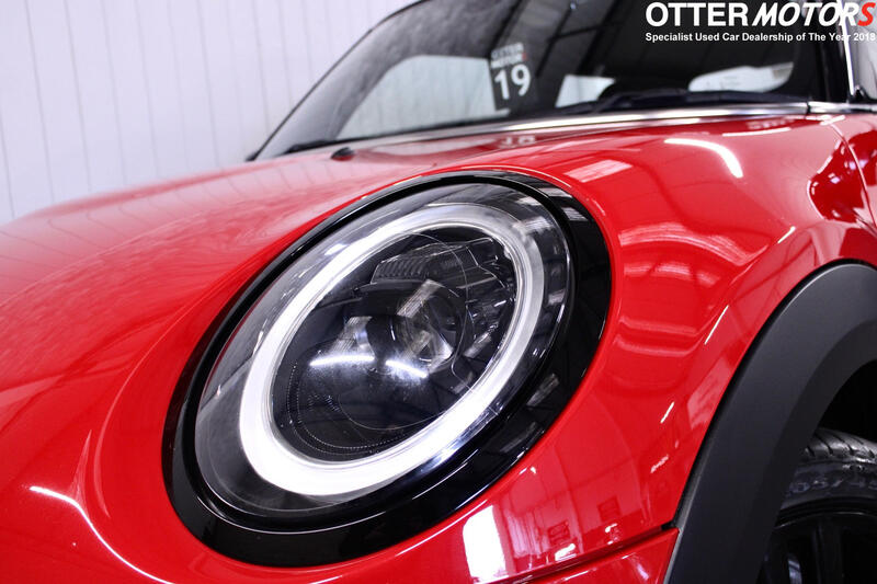MINI HATCH