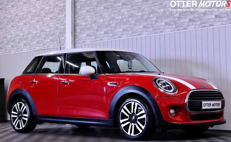 MINI HATCH