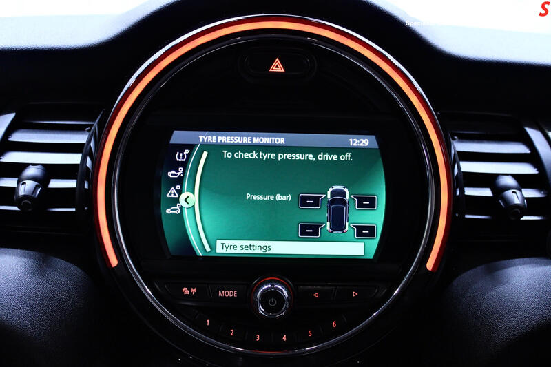 MINI HATCH