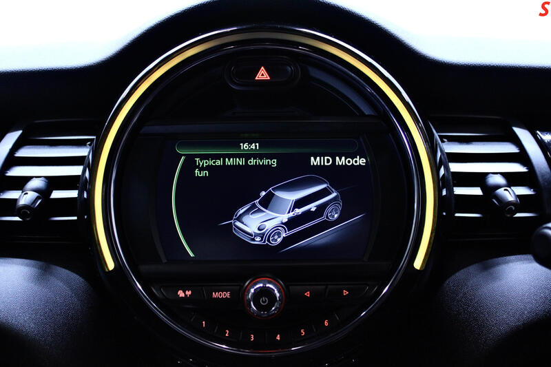MINI HATCH