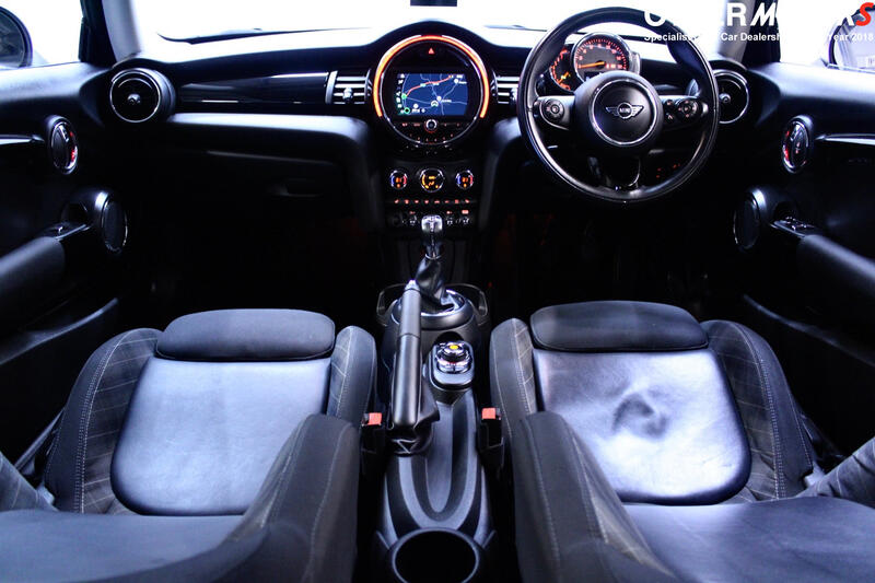 MINI HATCH
