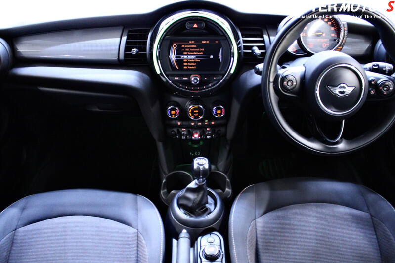 MINI HATCH