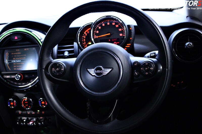 MINI HATCH
