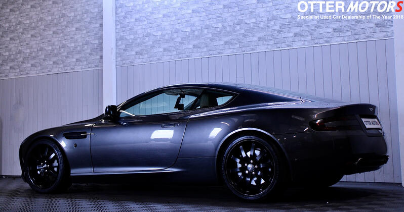 ASTON MARTIN DB9