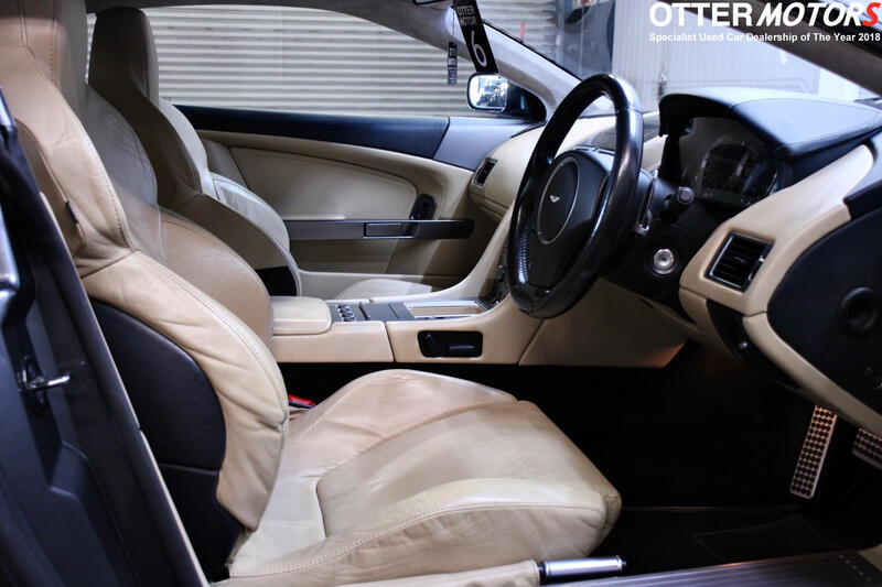 ASTON MARTIN DB9