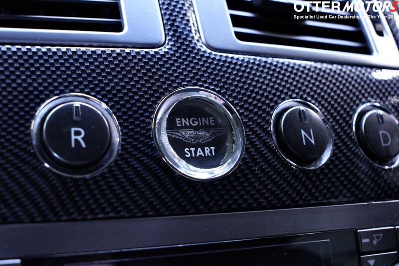 ASTON MARTIN DB9