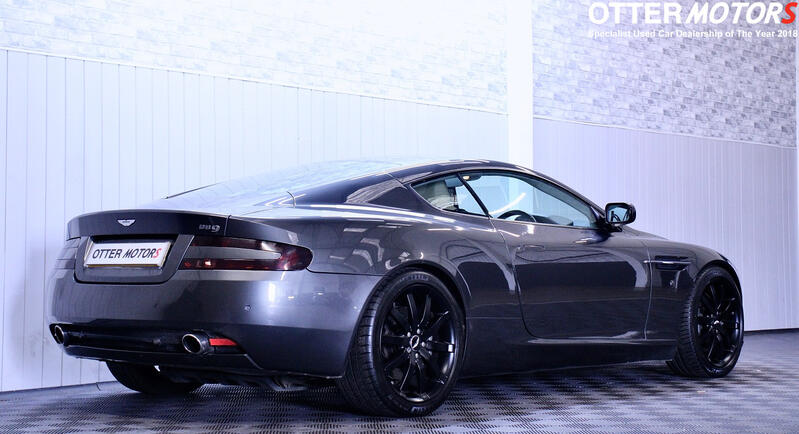 ASTON MARTIN DB9
