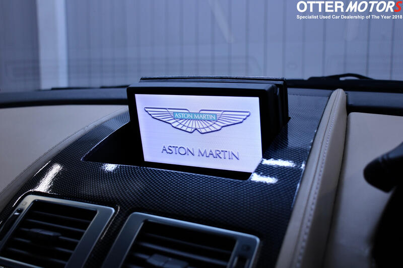 ASTON MARTIN DB9