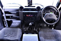 LAND ROVER DEFENDER 90