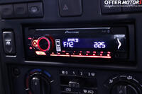 LAND ROVER DEFENDER 90