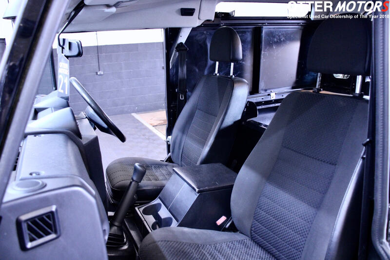 LAND ROVER DEFENDER 90