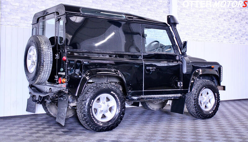 LAND ROVER DEFENDER 90