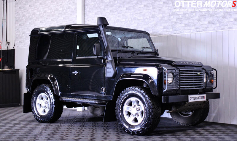 LAND ROVER DEFENDER 90