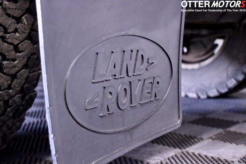 LAND ROVER DEFENDER 90