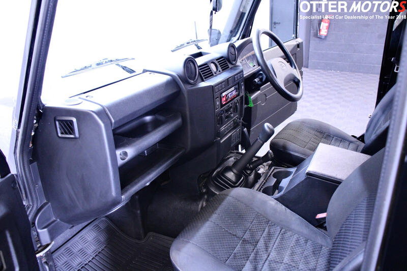 LAND ROVER DEFENDER 90