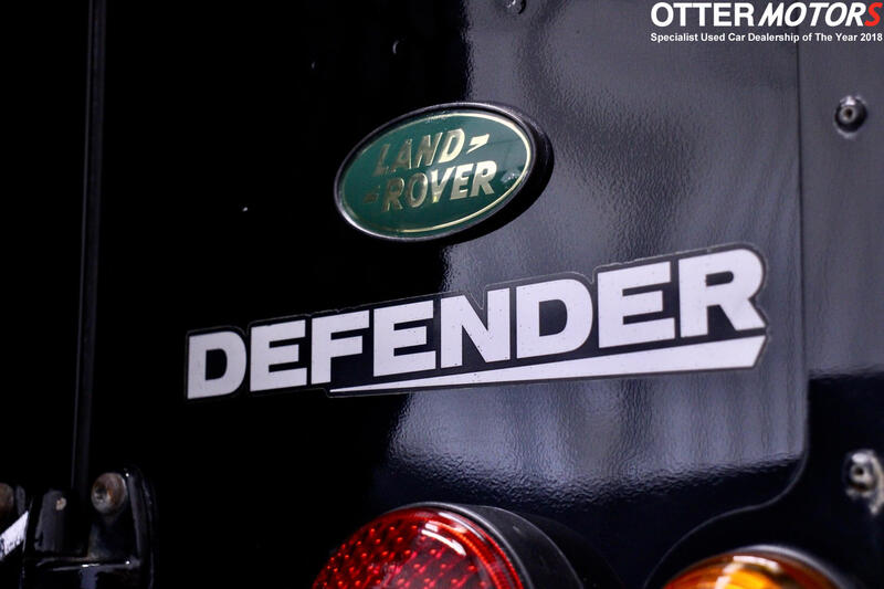 LAND ROVER DEFENDER 90