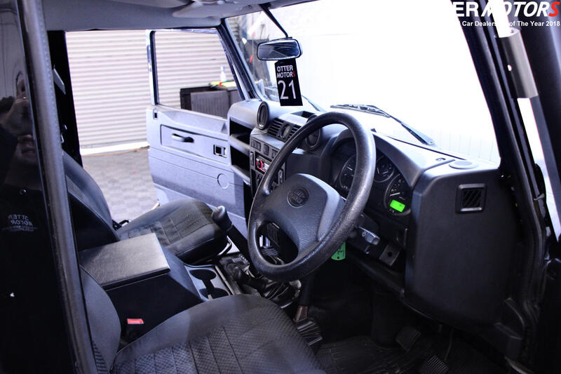 LAND ROVER DEFENDER 90