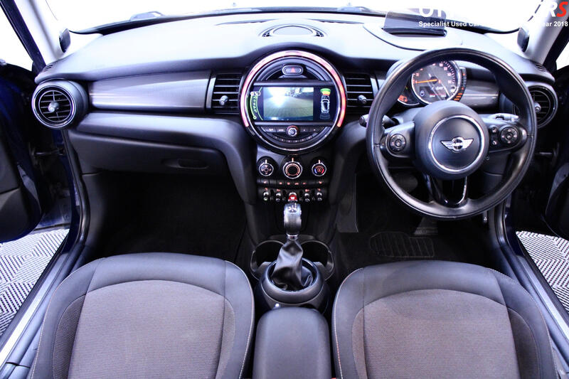 MINI HATCH