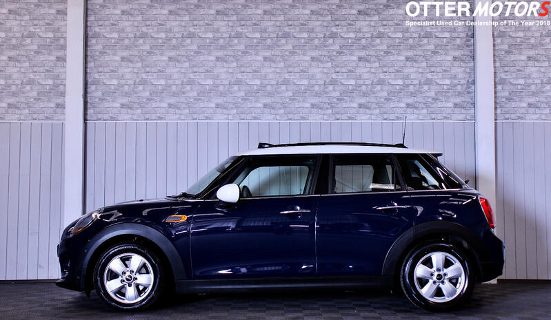 MINI HATCH