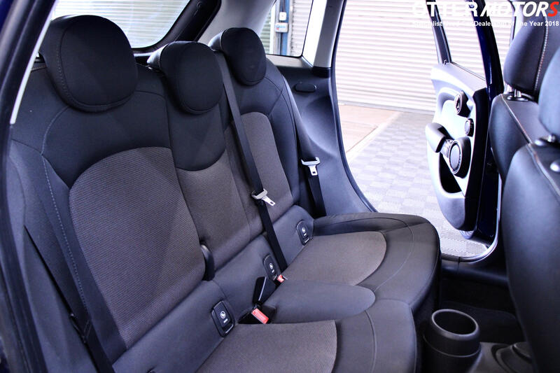 MINI HATCH