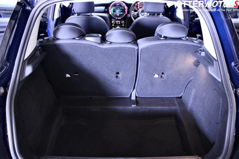 MINI HATCH