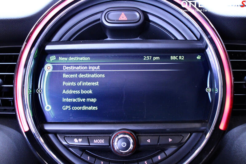 MINI HATCH