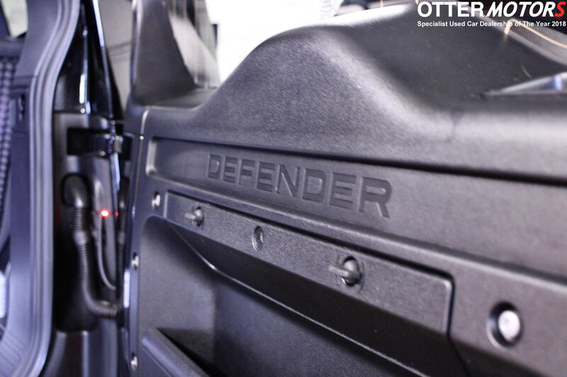 LAND ROVER DEFENDER 90