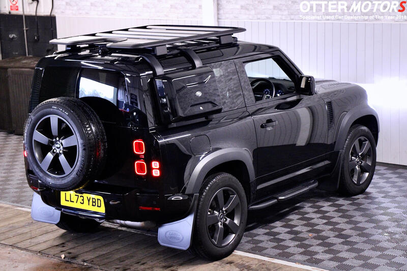 LAND ROVER DEFENDER 90