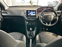 PEUGEOT 208 (2012)