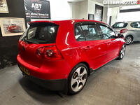 VOLKSWAGEN GOLF (2005)